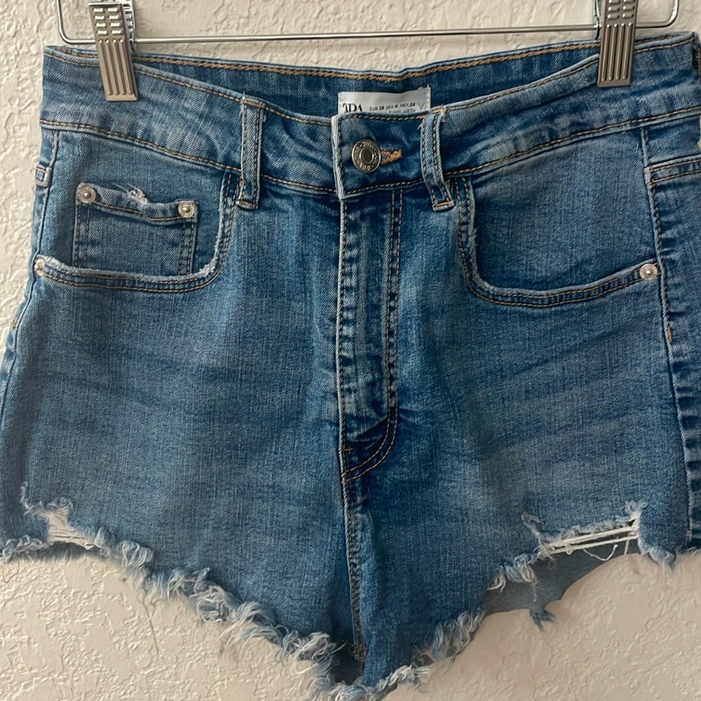 Zara High Waist Ripped Denim Shorts, Size 4